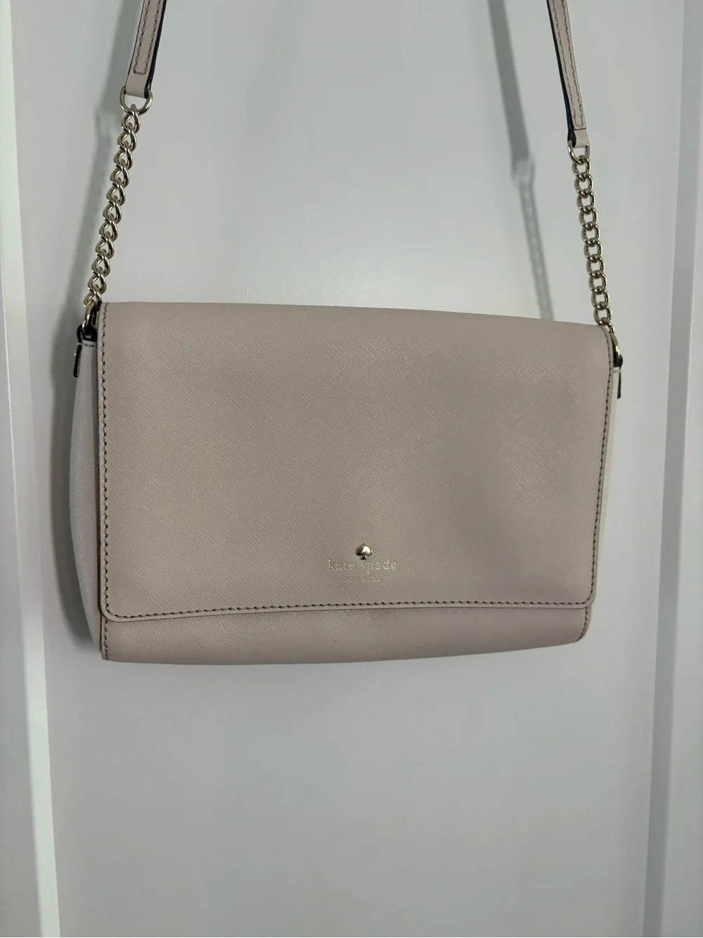 Kate Spade New York Cream / Beige Crossbody Shoulder Bag Magnetic Closure
